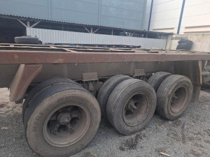 Carreta Randon Ano 1986 Porta container e Grade